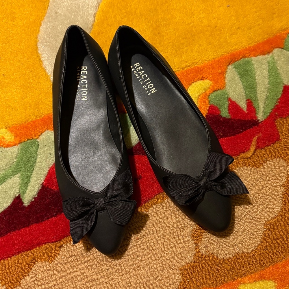 Kenneth Cole Reaction Lily Bow Flats